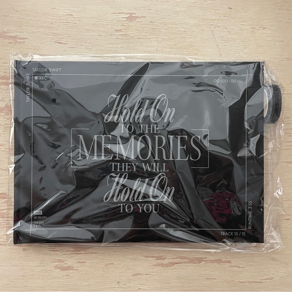 Taylor Swift Reputation Scrapbook Hold Onto The Memories Official Merch - Picture 4 of 7